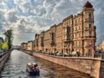 На уютном теплоходе по рекам и каналам Петербурга