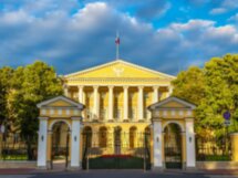 Судьбы дворцов и усадеб Петербурга
