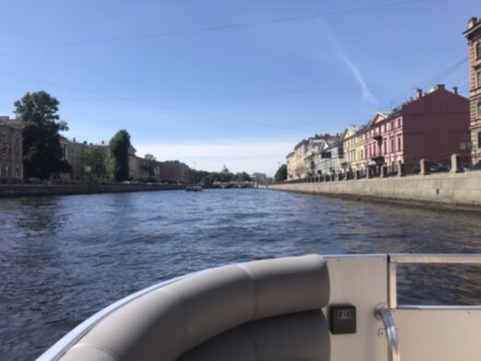 По рекам утреннего Петербурга – на катере и в мини-группе