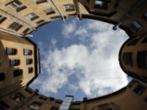 Дворы и парадные Санкт-Петербурга