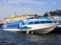 Метеор в Стрельну и обратно + экскурсия + обед в ресторане