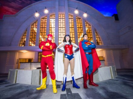 Трансфер из Дубая и билеты в тематический парк «Warner Bros. World»