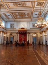 Романовы без трона: групповая прогулка по Дворцовой набережной