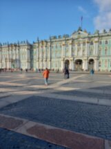 Романовы без трона: групповая прогулка по Дворцовой набережной