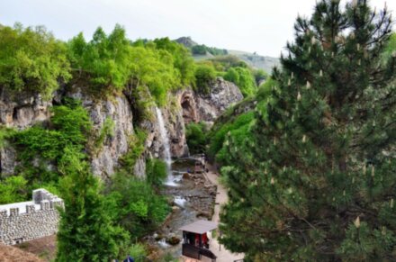 Медовые водопады и гора Кольцо: автобусная экскурсия из Пятигорска