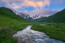 Горные пейзажи Сванетии: от теплого моря к манящим вершинам