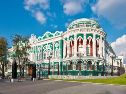 По Красной линии Екатеринбурга с одним из ее хранителей